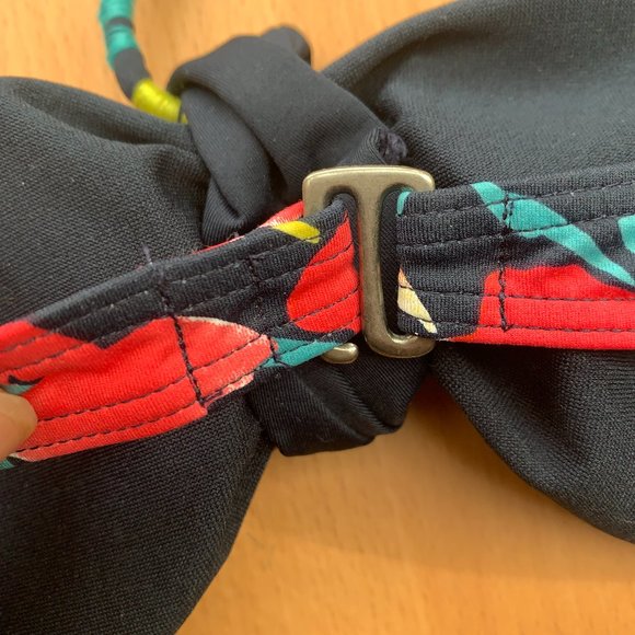 hollister matching floral navy bikini set - Picture 15 of 15